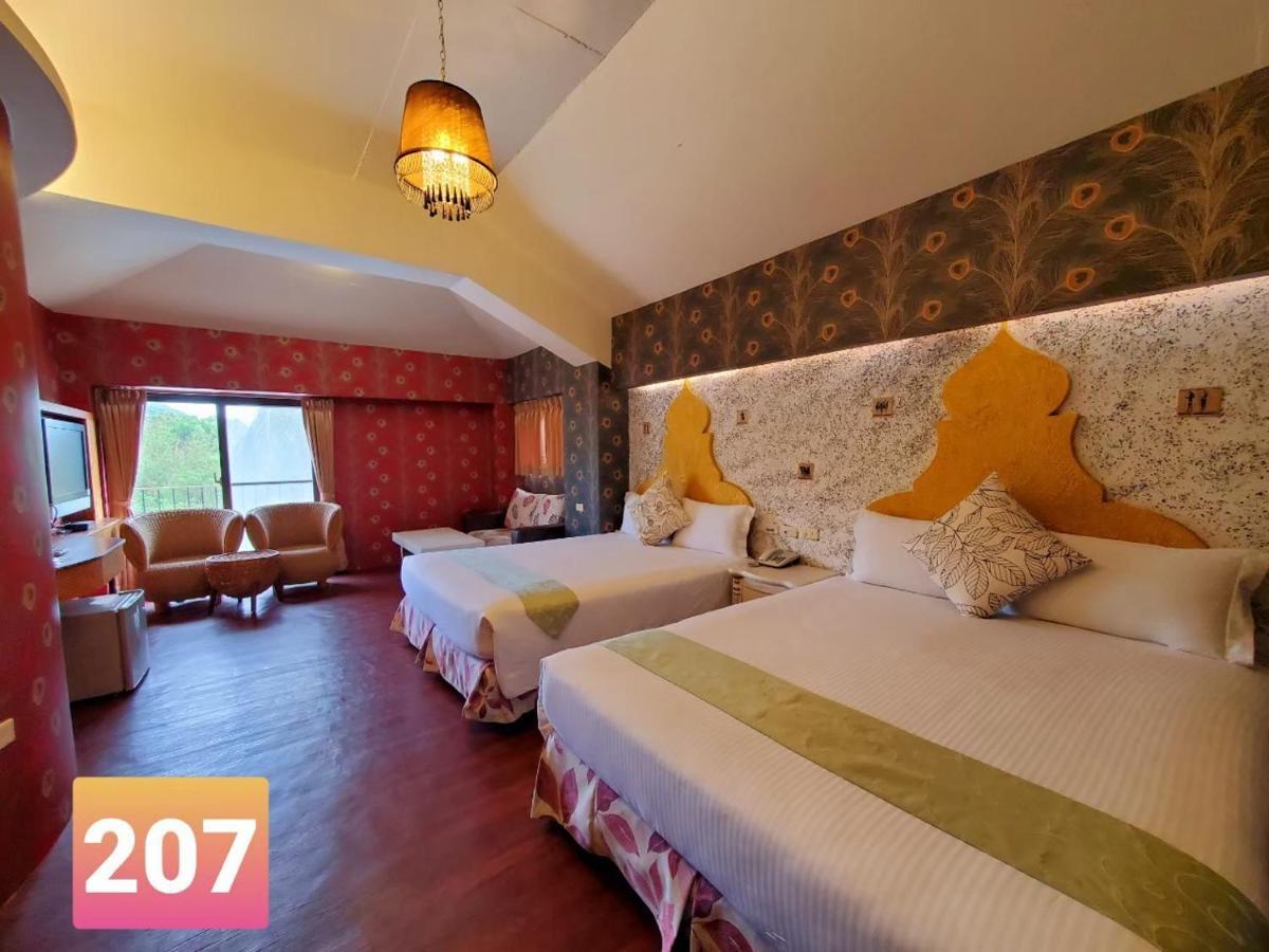 E-Ping Castle Hotel Nanwan Buitenkant foto