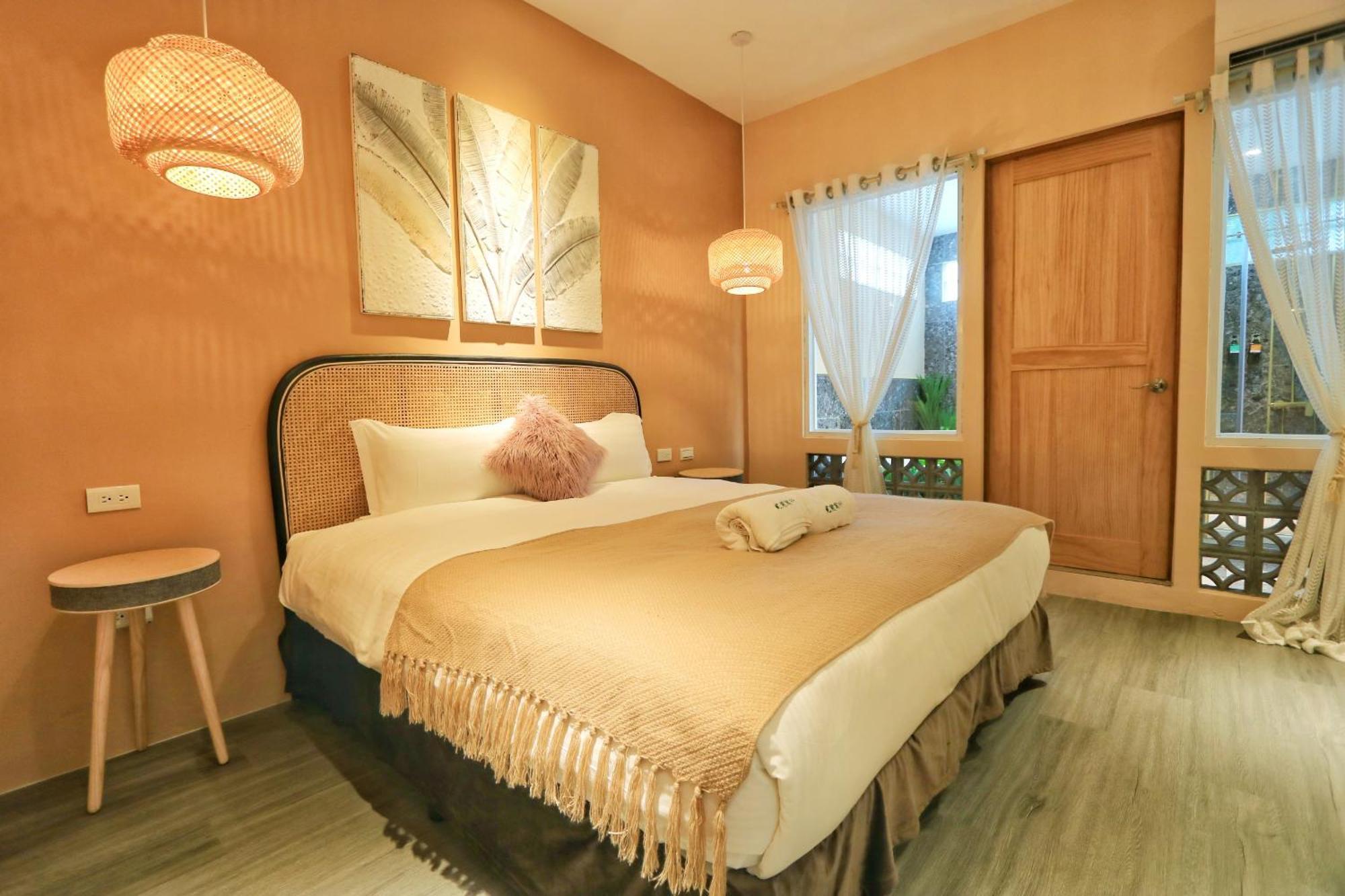 E-Ping Castle Hotel Nanwan Buitenkant foto