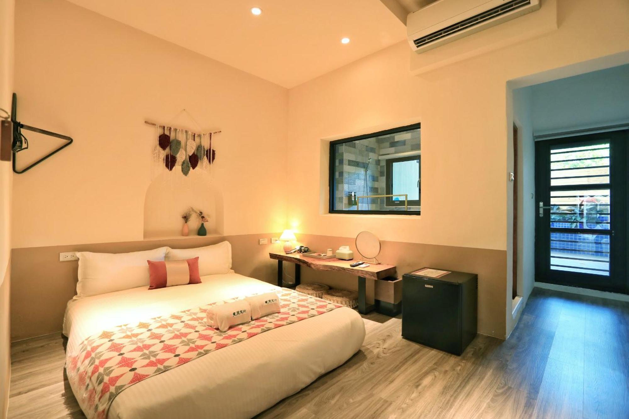 E-Ping Castle Hotel Nanwan Buitenkant foto